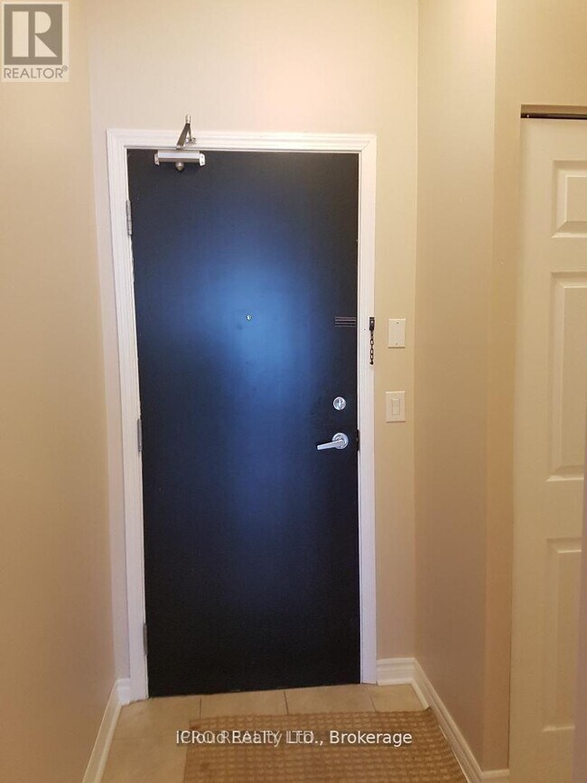 Photo du bâtiment - 388 Prince of Wales Dr