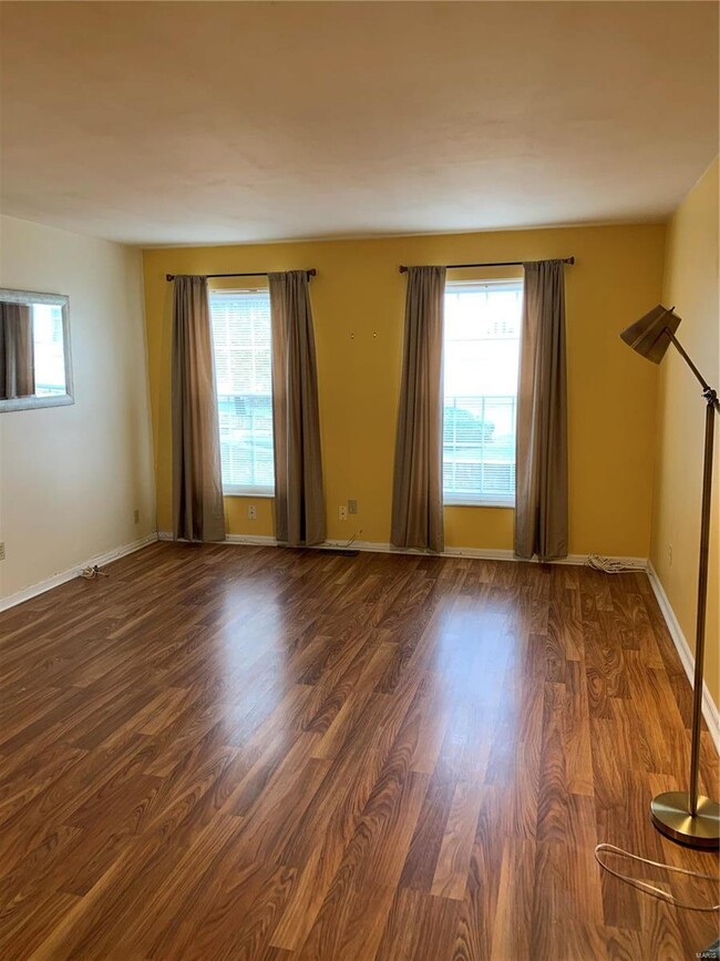 Foto del edificio - 4370 Chateau De Ville Dr