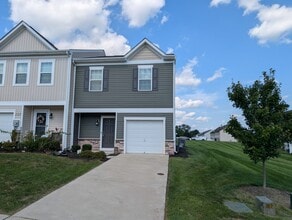 Building Photo - 125 Maple Run Dr