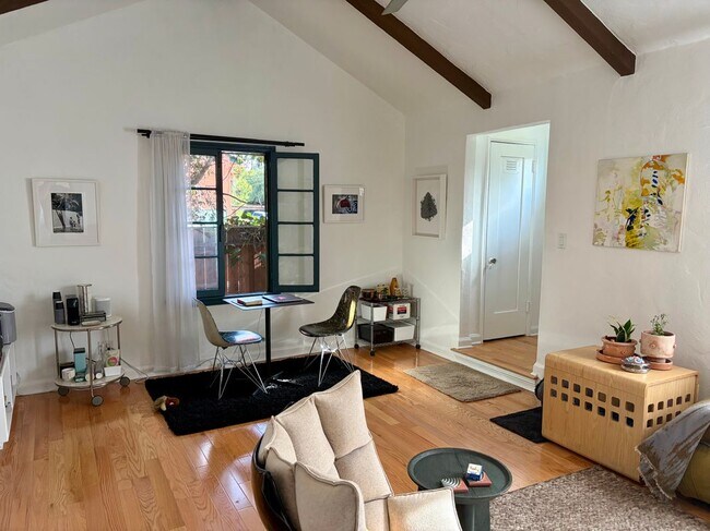 Foto del edificio - 1309 Montecito Dr