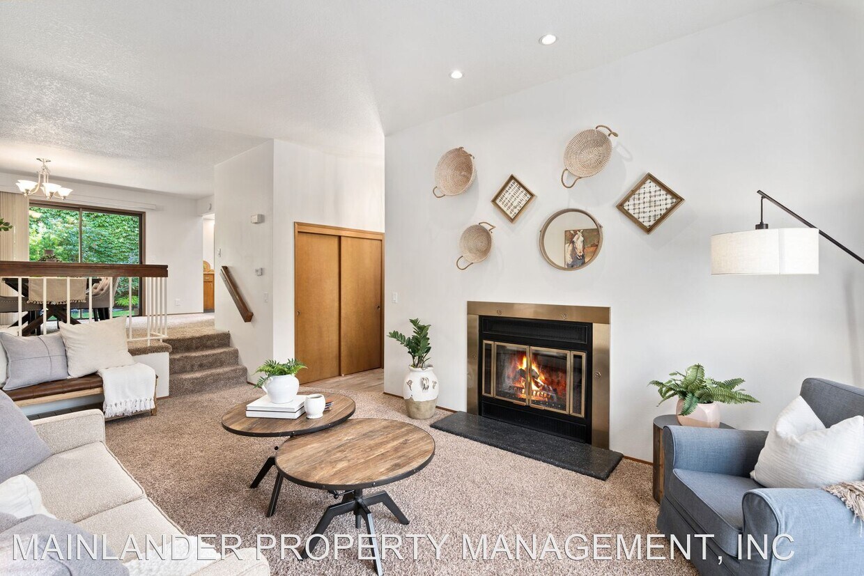Foto principal - 2 br, 2.5 bath House - 4101 JEFFERSON PARKWAY