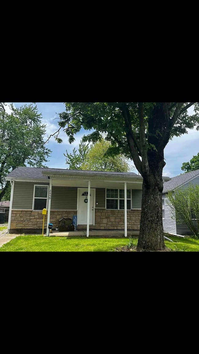 Building Photo - 2459 Atwood Ter