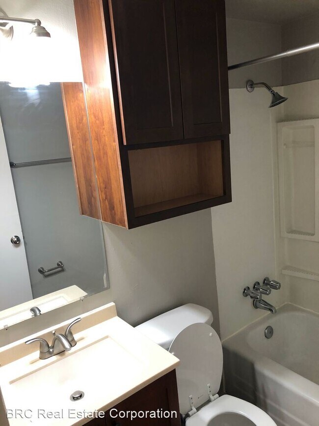 Building Photo - 2 br, 1 bath Apartment - 909 13th Street