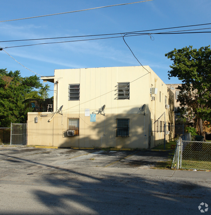 Foto del edificio - 1245 NW 60th St