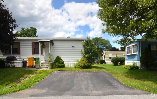 Building Photo - 1042 Violet Ave