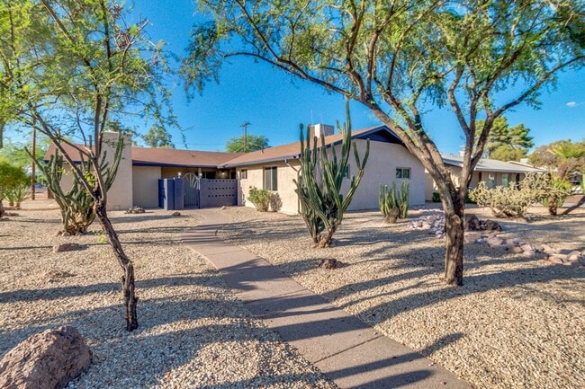 Foto del edificio - 4 Bedroom, 3 Baths, includes 2 Master Suites Just 1-Mile from ASU
