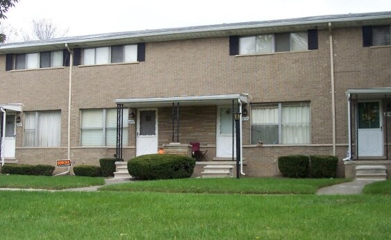 Primary Photo - 1850 S Trenton Dr