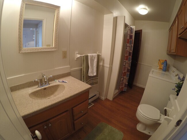 Foto del edificio - 3001 Kossuth St