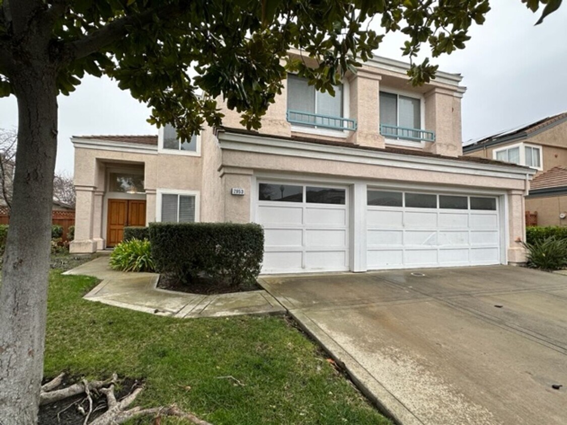 Primary Photo - Union City 5 BD + Loft/ 3.5 BA Detached Ho...