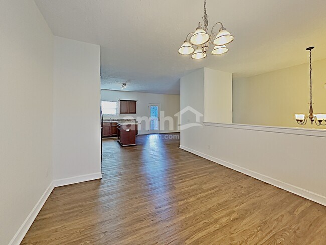 Building Photo - 1409 Napa Pt W