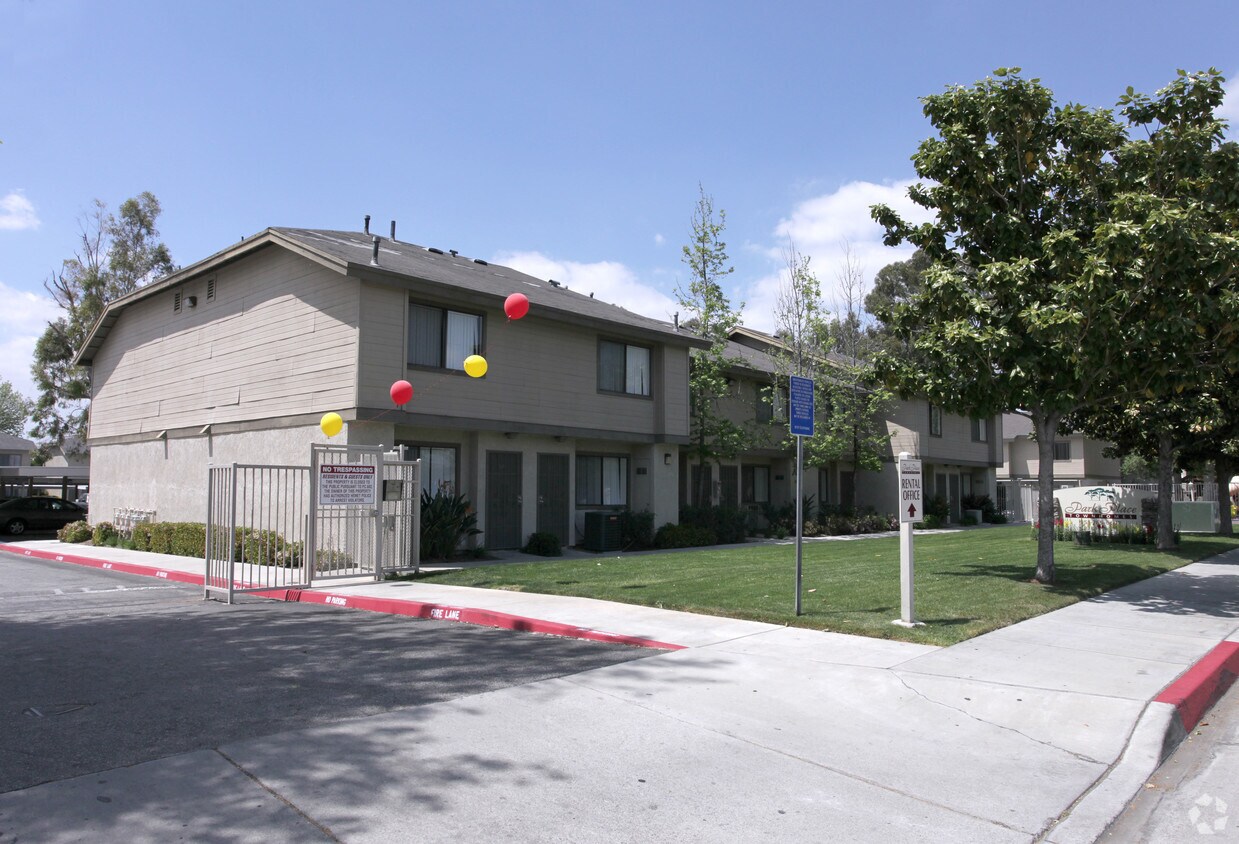 Primary Photo - Park Place Townhomes