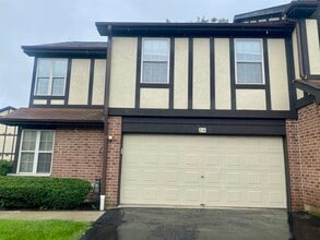 Building Photo - 214 Stoneybrook Ln