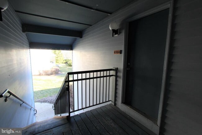 Building Photo - 2202 Aspen Dr