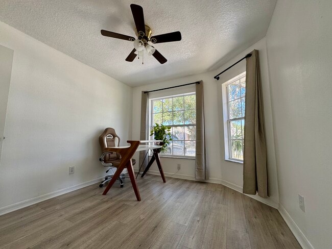 Foto del edificio - 7527 Oxford Garden Cir