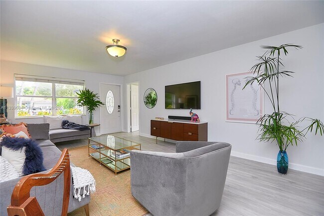 Foto del edificio - 411 NE 88th St