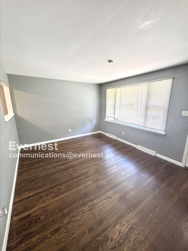 Foto del edificio - 1142 Maple Ave