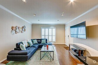 Building Photo - 1800 Stoney Brook Dr