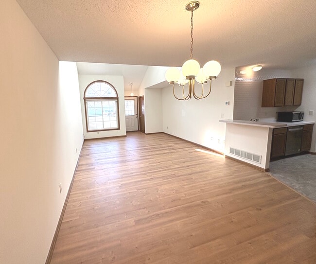 Living Area - 1119 Pecks Woods Dr