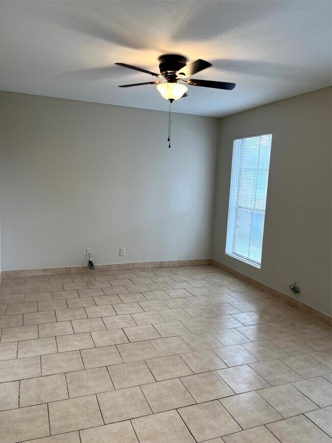 Foto del edificio - 7200 T C Jester Blvd