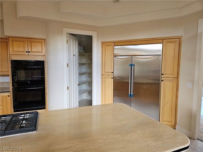 Building Photo - 8613 Canyon View Dr
