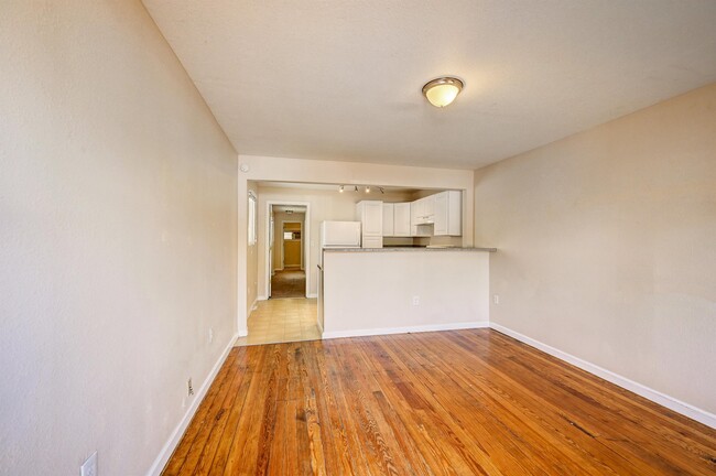 Building Photo - 3526 N Marion St