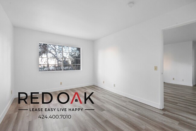 Foto del edificio - 10201 Woodbine St