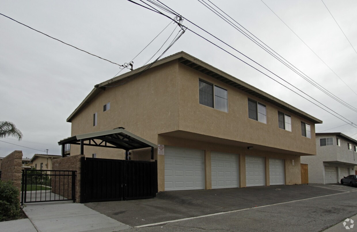 Foto del edificio - 10410 Amherst Ave