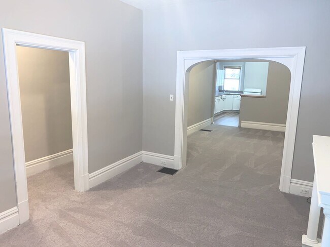 Foto del edificio - 3 Bed 1 Bath Home in the Marshall-Shadelan...