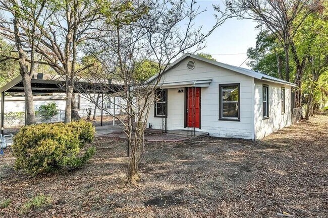 Photo - 2707 Cliff St House