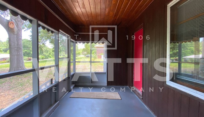 Building Photo - 3 Bedroom Home in Forestdale