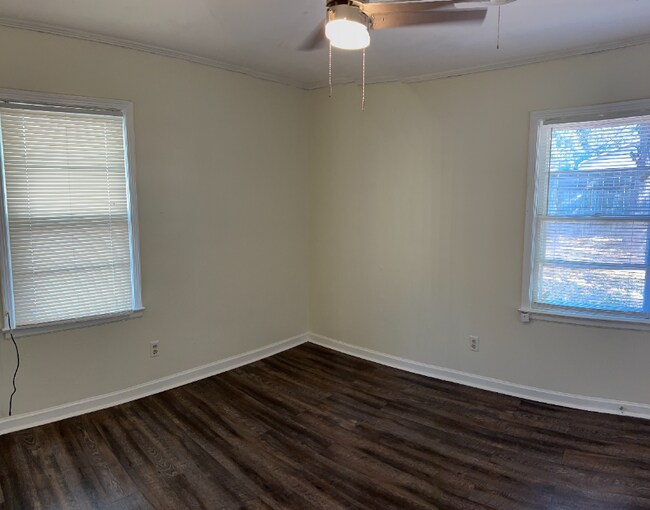 Foto del edificio - 4838 Durbin Ave