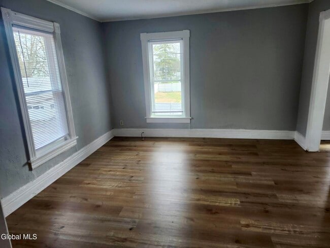 Foto del edificio - 20 Baldwin Ave