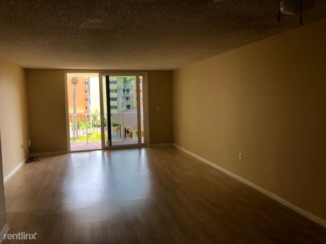 Foto del edificio - 7000 NW 186th St