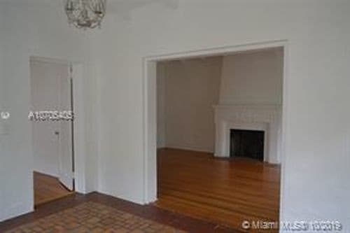 Building Photo - 444 NE 39th St