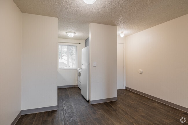BR, 1BA - 777SF - Dining Room - Ridgecrest Timbers