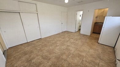 Building Photo - 1723 Plunkett St