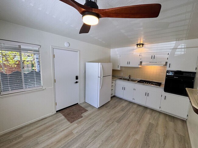 Foto del edificio - 4091 Greenwood Rd