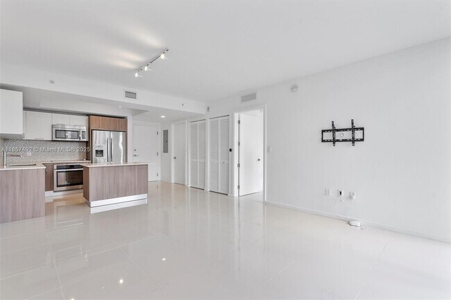 Building Photo - 5252 NW 85th Ave