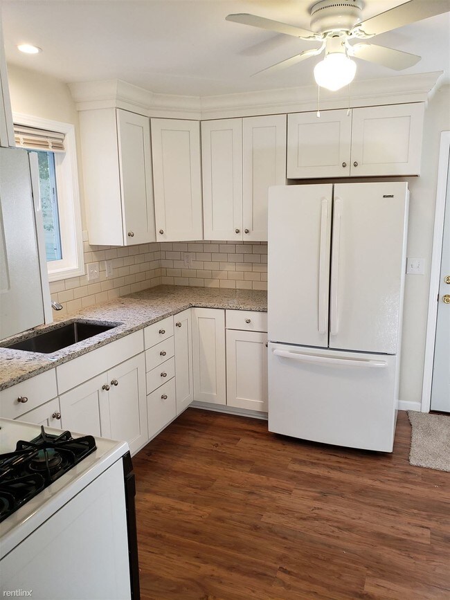 Building Photo - 4 br, 2 bath House - 610 Woodlawn Ave