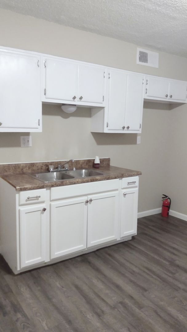 Foto del edificio - Charming 4 Bedroom Home with Carport in Memphis! - Open To Section 8