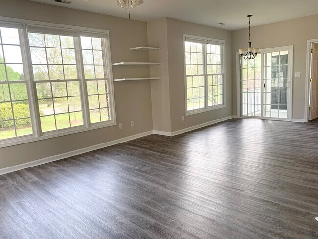Building Photo - 2223 Kudrow Ln
