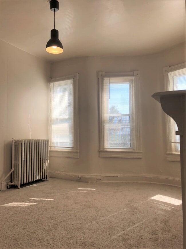 Room1 - 3027 Remington Ave