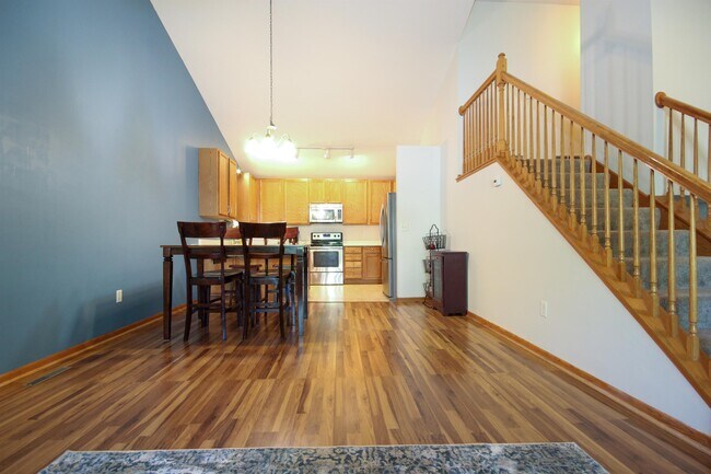 Building Photo - 864 Ringenbach St