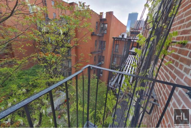 Foto del edificio - 10TH AVE.