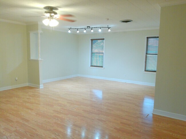 Foto del edificio - 4026 Brentwood Dr