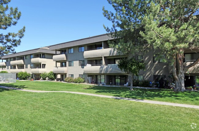 Sullivan Court Apartments Apartments in Spokane Valley WA Sullivan Court Apartments Apartments in Spokane Valley WA