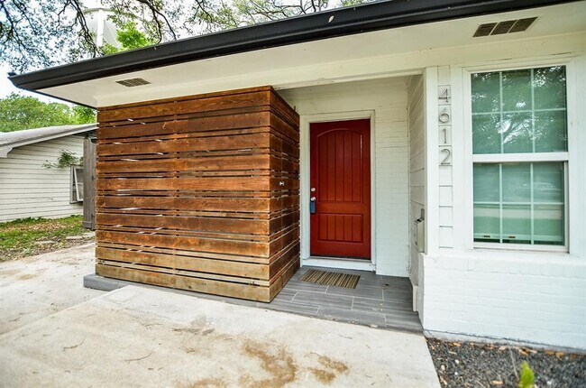 Foto del edificio - 4612 Beech St