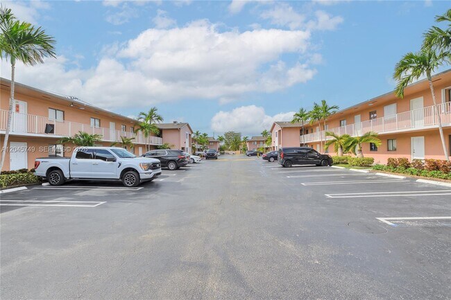 Foto del edificio - 6041 W 24th Ave
