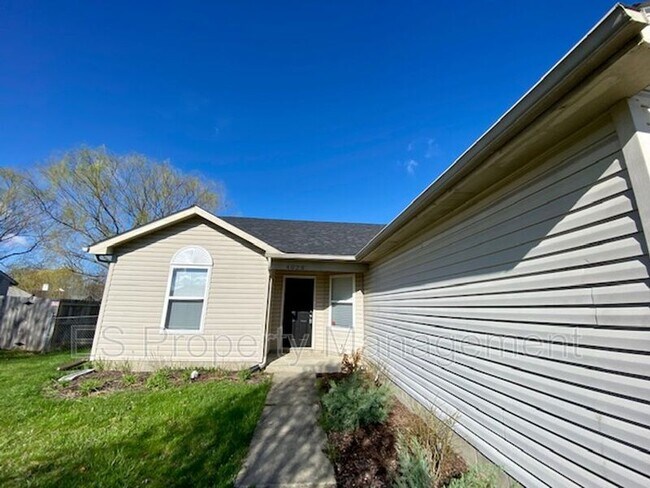 Foto del edificio - 4028 Dogwood Ln