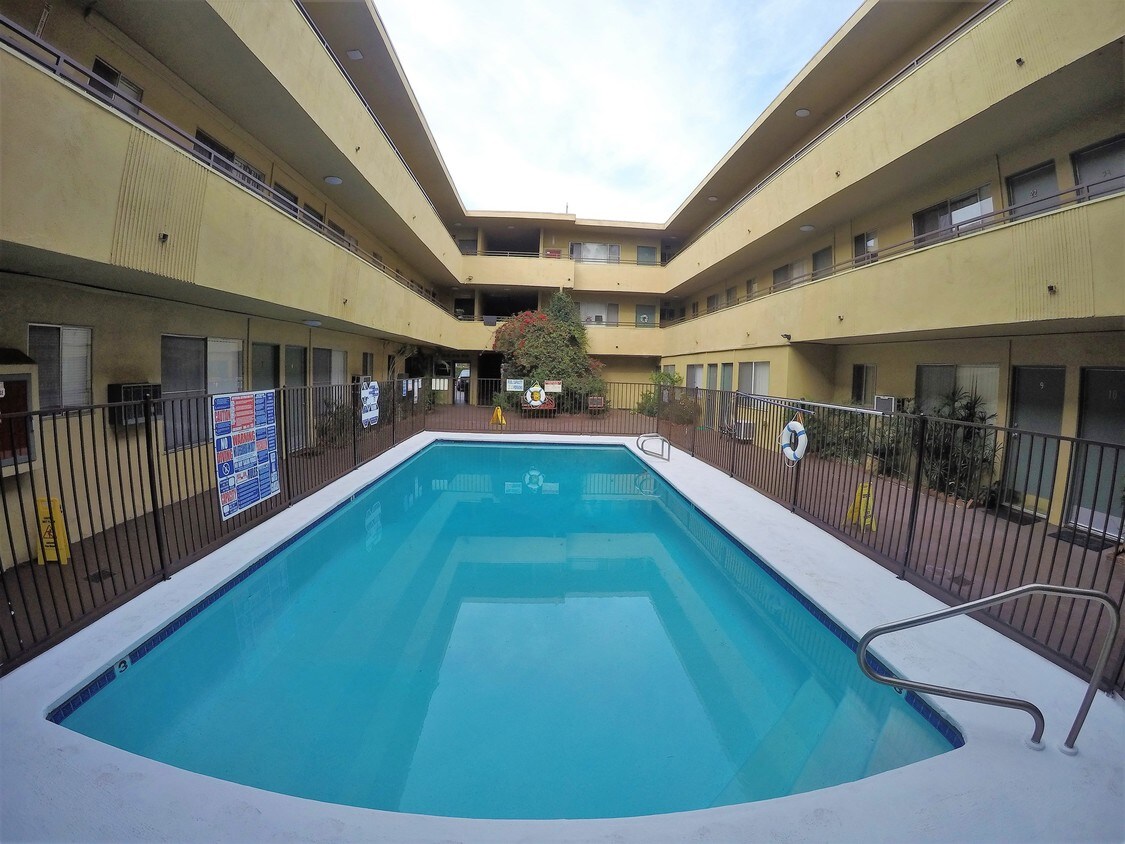 Foto principal - 5225 Lexington Ave